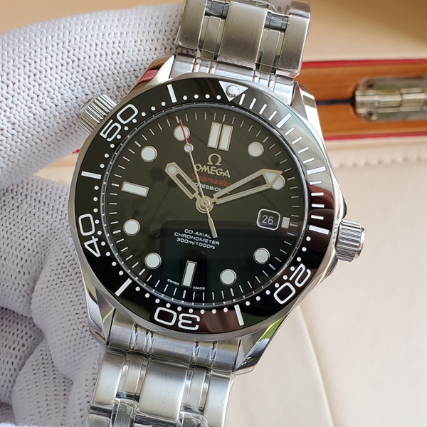 オメガ時計側面デザイン